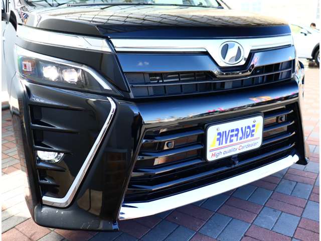 トヨタ ヴォクシー ２．０ ＺＳ 煌ＩＩ R1年 (関東) 99