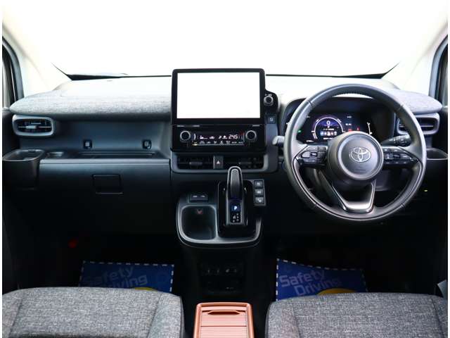 トヨタ シエンタ　ハイブリッド ハイブリッド １．５ Ｚ R4年 (関東) 99