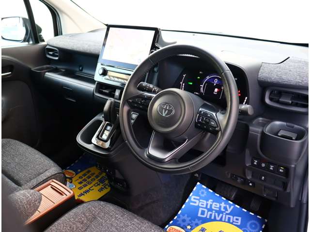 トヨタ シエンタ　ハイブリッド ハイブリッド １．５ Ｚ R4年 (関東) 99