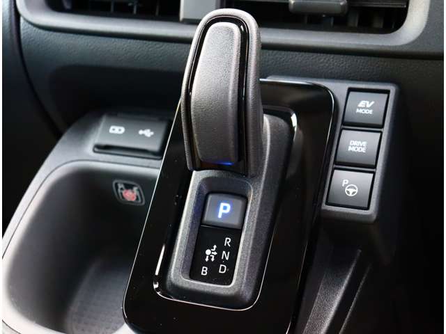 トヨタ シエンタ　ハイブリッド ハイブリッド １．５ Ｚ R4年 (関東) 99