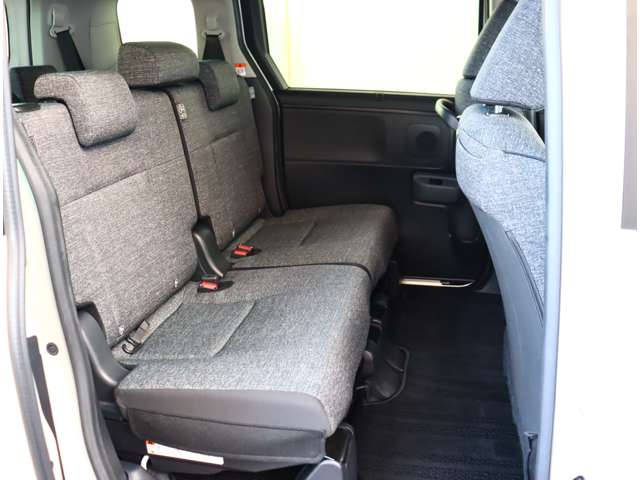 トヨタ シエンタ　ハイブリッド ハイブリッド １．５ Ｚ R4年 (関東) 99