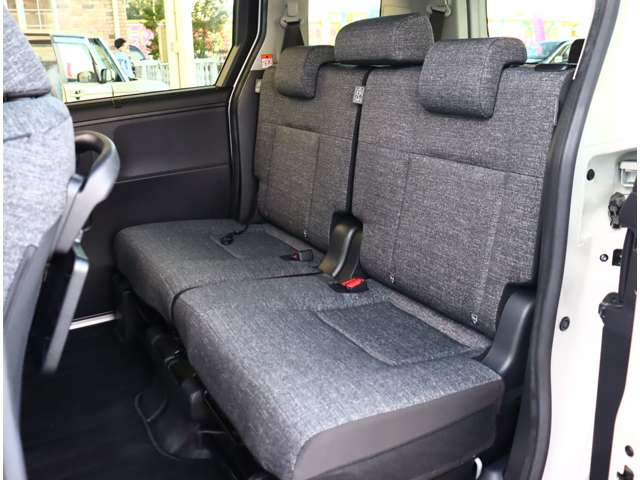 トヨタ シエンタ　ハイブリッド ハイブリッド １．５ Ｚ R4年 (関東) 99