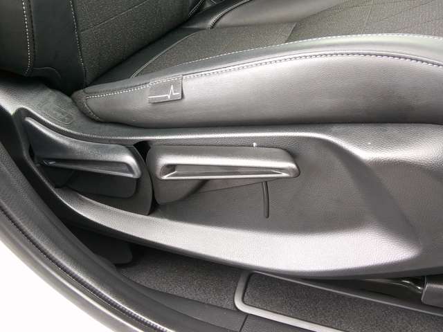 ホンダ ヴェゼル １．５ Ｅ：ＨＥＶ Ｚ R3年 (関東) 99