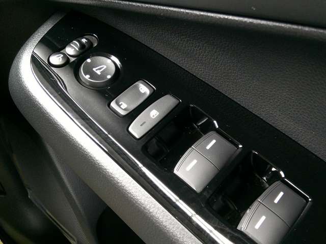 ホンダ ヴェゼル １．５ Ｅ：ＨＥＶ Ｚ R3年 (関東) 99