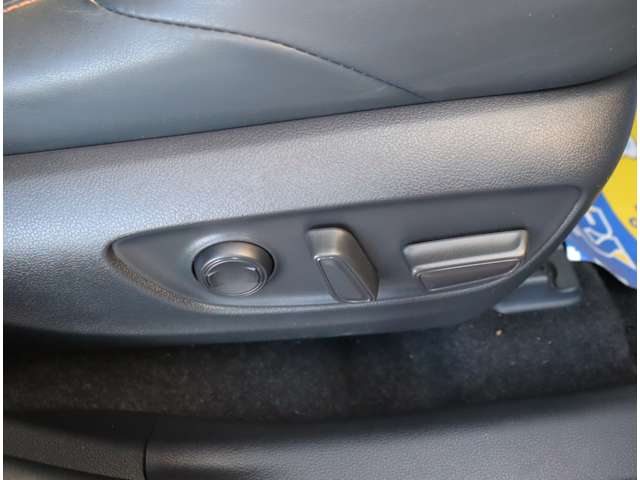 トヨタ ＲＡＶ４ ２．０ アドベンチャー ４ＷＤ R3年 (関東) 99