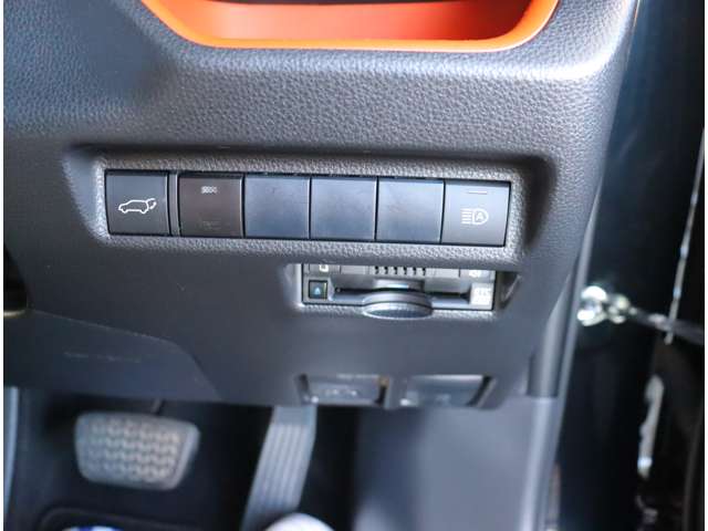 トヨタ ＲＡＶ４ ２．０ アドベンチャー ４ＷＤ R3年 (関東) 99