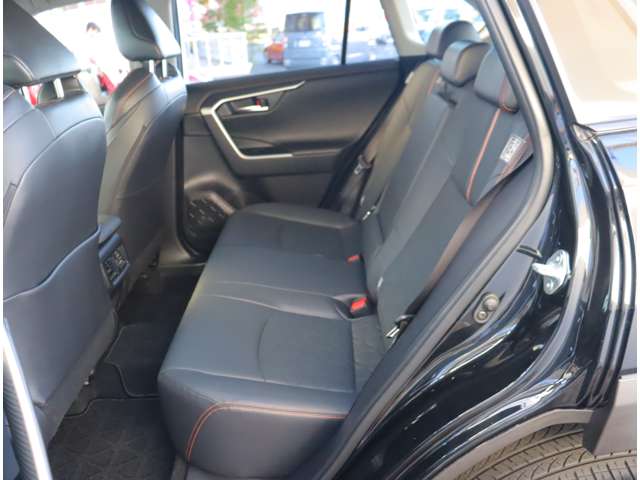 トヨタ ＲＡＶ４ ２．０ アドベンチャー ４ＷＤ R3年 (関東) 99