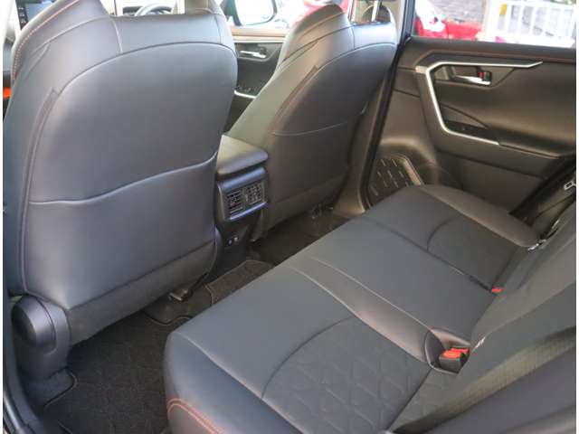 トヨタ ＲＡＶ４ ２．０ アドベンチャー ４ＷＤ R3年 (関東) 99