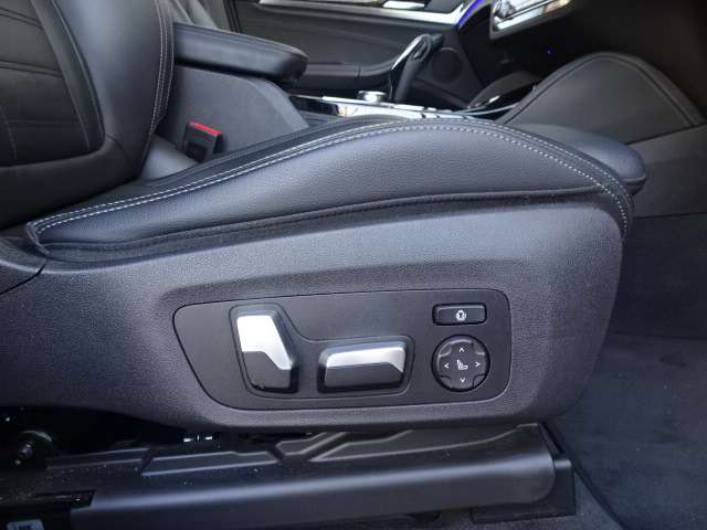 ＢＭＷ Ｘ４ Ｘドライブ３０Ｉ Ｍスポーツ ４ＷＤ R1年 (近畿) 99