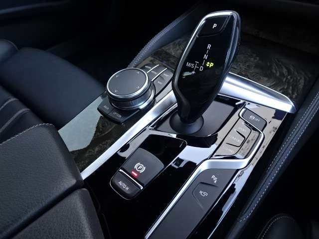 ＢＭＷ ５シリーズ ５３０ｉ　Ｍスポーツ R1年 (近畿) 99