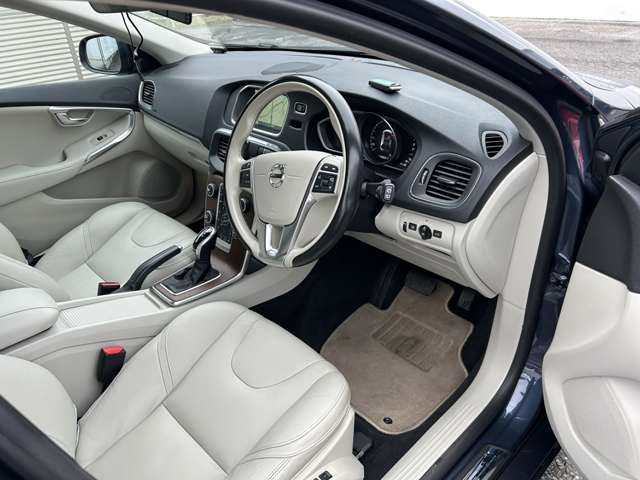 ボルボ Ｖ４０ Ｄ４ インスクリプション ディーゼルターボ H29年 (東北) 99