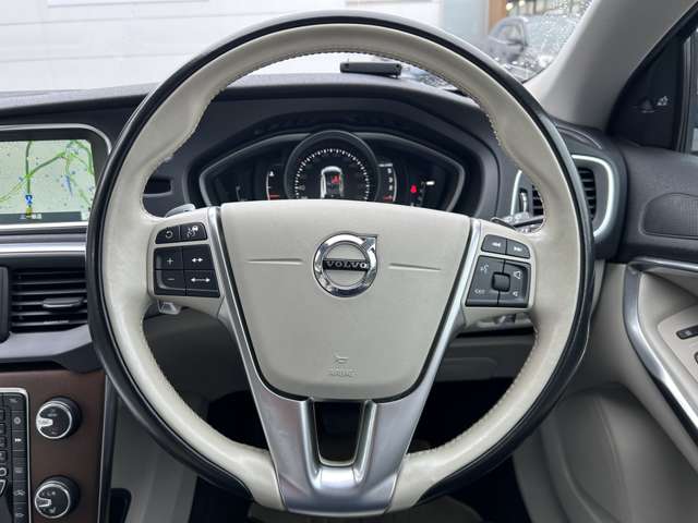 ボルボ Ｖ４０ Ｄ４ インスクリプション ディーゼルターボ H29年 (東北) 99