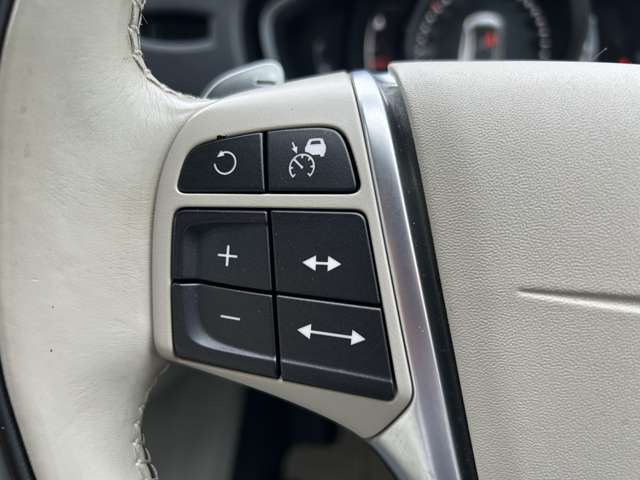 ボルボ Ｖ４０ Ｄ４ インスクリプション ディーゼルターボ H29年 (東北) 99