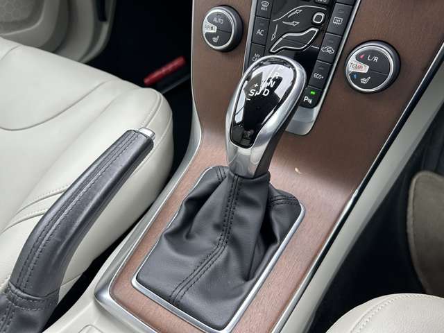 ボルボ Ｖ４０ Ｄ４ インスクリプション ディーゼルターボ H29年 (東北) 99