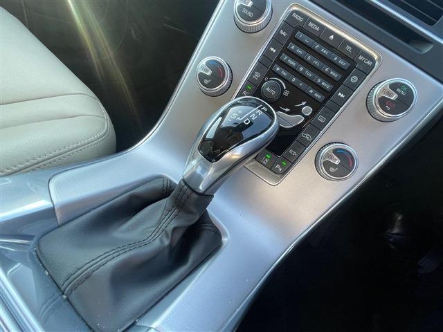 ボルボ Ｖ６０クロスカントリー Ｄ４ ＳＥ ディーゼルターボ H28年 (東北) 99