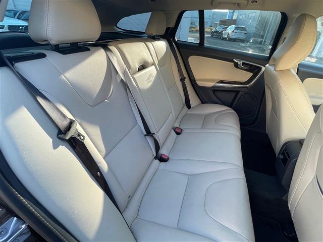 ボルボ Ｖ６０クロスカントリー Ｄ４ ＳＥ ディーゼルターボ H28年 (東北) 99