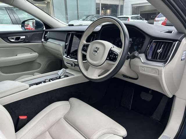 ボルボ Ｖ６０ Ｂ５　インスクリプション R3年 (東北) 99