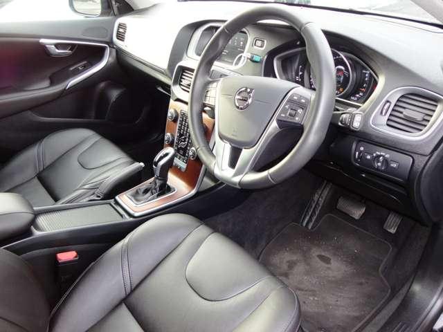 ボルボ Ｖ４０ Ｔ３　インスクリプション H28年 (東北) 99