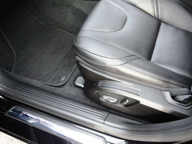 ボルボ Ｖ４０ Ｔ３　インスクリプション H28年 (東北) 99