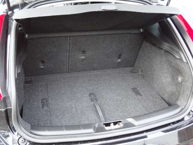 ボルボ Ｖ４０ Ｔ３　インスクリプション H28年 (東北) 99