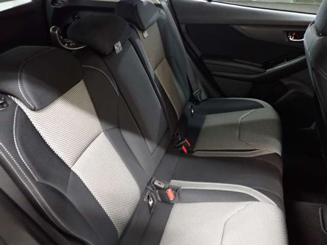 スバル インプレッサスポーツ １．６ Ｉ－Ｓ アイサイト アクセント ブラック ４ＷＤ R5年 (関東) 99