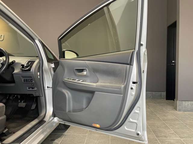 トヨタ プリウスΑ １．８ Ｇ ツーリングセレクション H23年 (近畿) 99