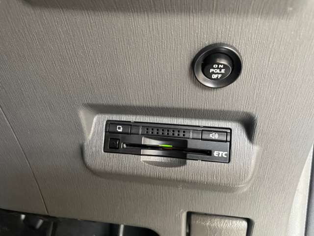 トヨタ プリウスΑ １．８ Ｇ ツーリングセレクション H23年 (近畿) 99