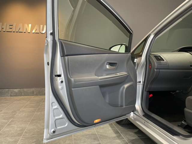 トヨタ プリウスΑ １．８ Ｇ ツーリングセレクション H23年 (近畿) 99