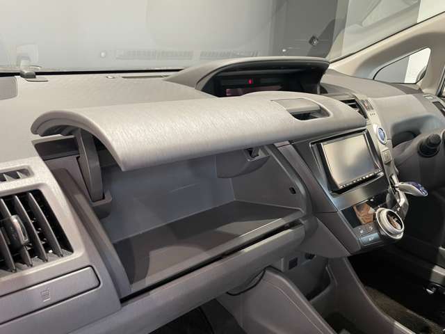 トヨタ プリウスΑ １．８ Ｇ ツーリングセレクション H23年 (近畿) 99