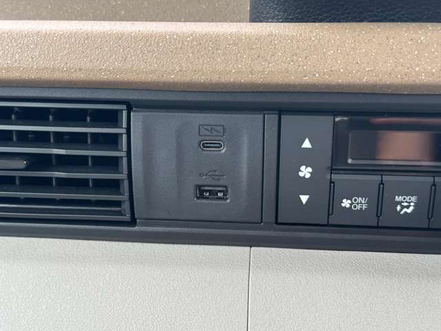 ホンダ Ｎ　ＢＯＸ ６６０ ファッションスタイル R6年 (中国) 99