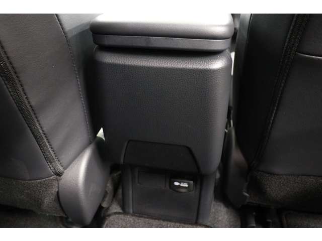 トヨタ プリウス ２．０ Ｚ R5年 (東海) 99