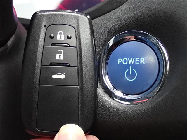 トヨタ クラウン　ハイブリッド ハイブリッド ２．５ Ｓ ＦＯＵＲ ４ＷＤ R2年 (関東) 99