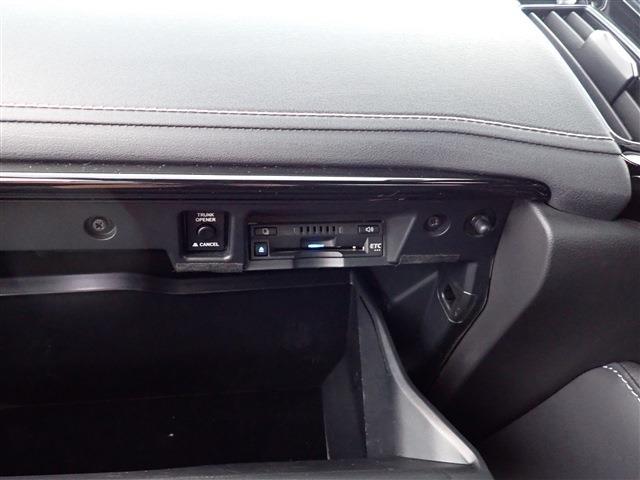 トヨタ クラウン　ハイブリッド ハイブリッド ２．５ Ｓ ＦＯＵＲ ４ＷＤ R2年 (関東) 99