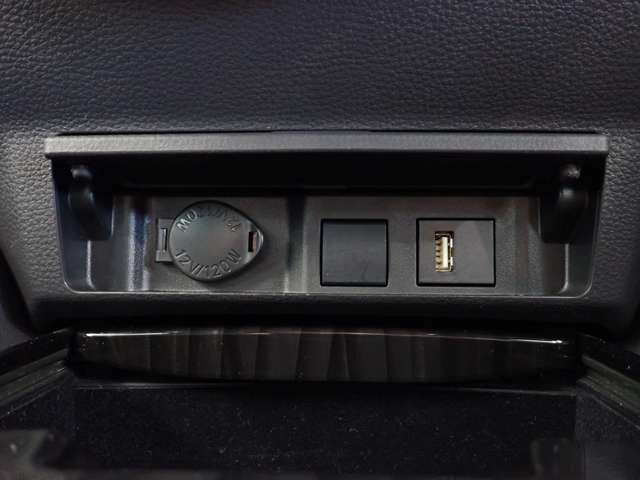 トヨタ クラウン　ハイブリッド ハイブリッド ２．５ Ｓ ＦＯＵＲ ４ＷＤ R2年 (関東) 99