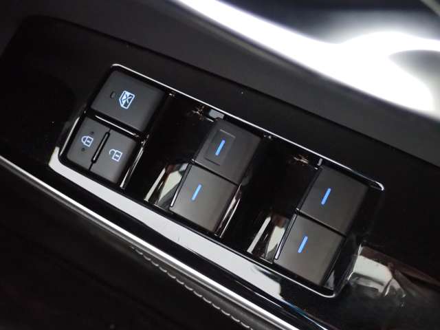 トヨタ クラウン　ハイブリッド ハイブリッド ２．５ Ｓ ＦＯＵＲ ４ＷＤ R2年 (関東) 99