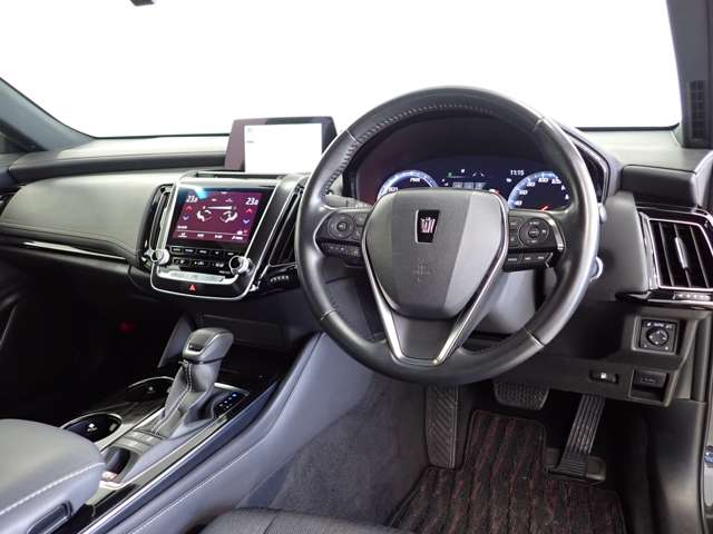 トヨタ クラウン　ハイブリッド ハイブリッド ２．５ Ｓ ＦＯＵＲ ４ＷＤ R2年 (関東) 99