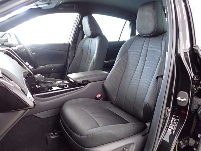 トヨタ クラウン　ハイブリッド ハイブリッド ２．５ Ｓ ＦＯＵＲ ４ＷＤ R2年 (関東) 99