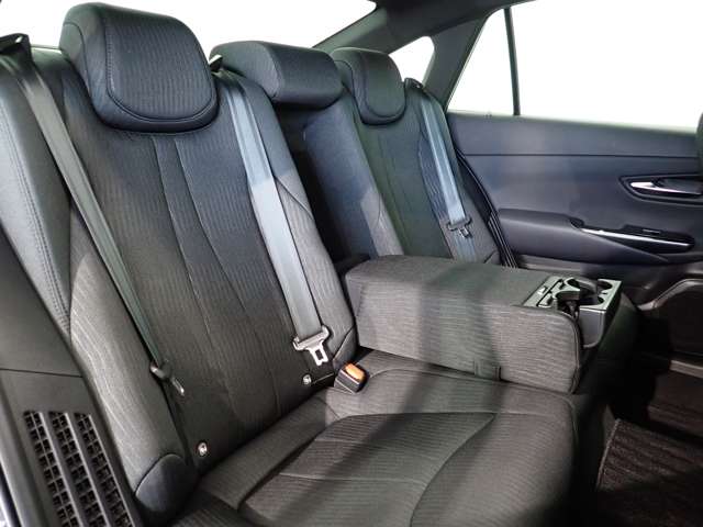 トヨタ クラウン　ハイブリッド ハイブリッド ２．５ Ｓ ＦＯＵＲ ４ＷＤ R2年 (関東) 99