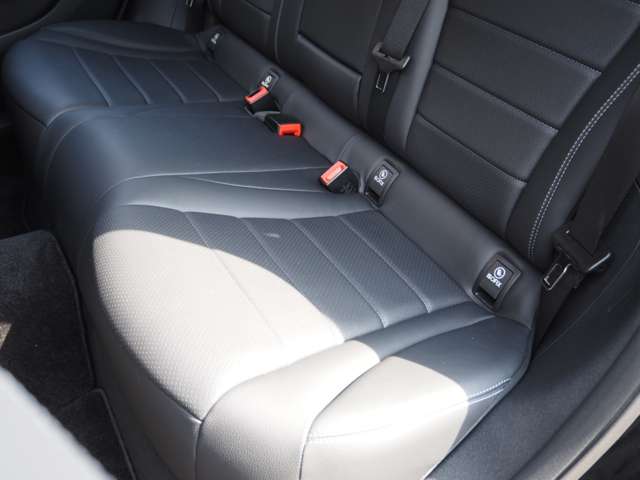 メルセデスベンツ ＧＬＣクーペ ２２０ Ｄ ４マチック スポーツライン エディション ４ＷＤ R3年 (近畿) 99