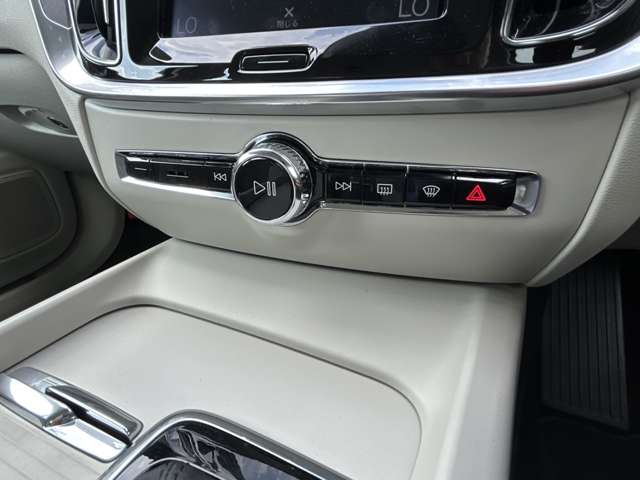 ボルボ Ｖ６０ Ｔ５　モメンタム R2年 (東北) 99