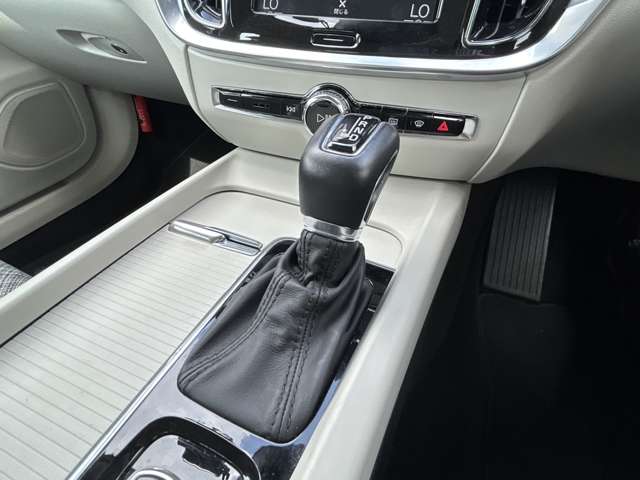 ボルボ Ｖ６０ Ｔ５　モメンタム R2年 (東北) 99