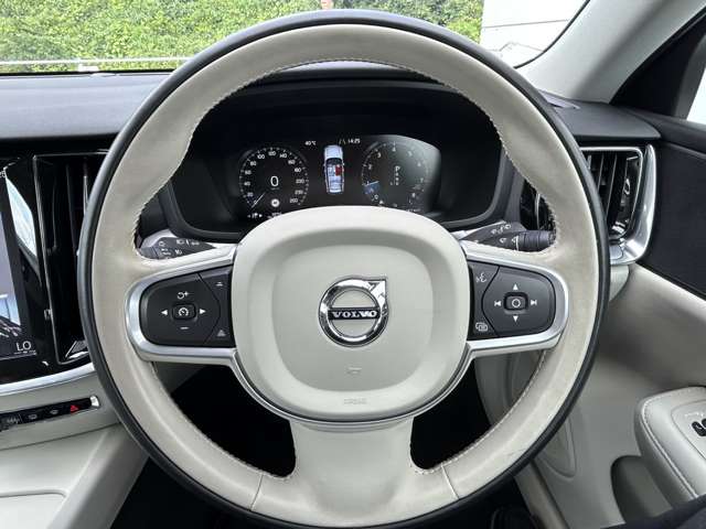 ボルボ Ｖ６０ Ｔ５　モメンタム R2年 (東北) 99