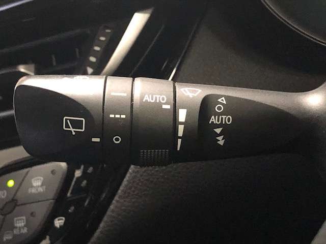 トヨタ Ｃ−ＨＲ １．２ Ｇ－Ｔ ４ＷＤ H29年 (北海道) 99