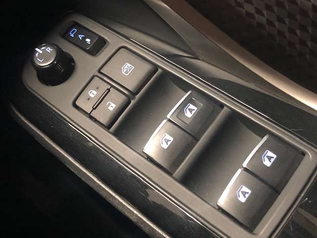 トヨタ Ｃ−ＨＲ １．２ Ｇ－Ｔ ４ＷＤ H29年 (北海道) 99