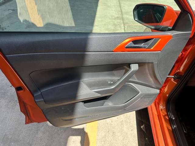 フォルクスワーゲン ポロ ＴＳＩ　コンフォートライン R1年 (東海) 99