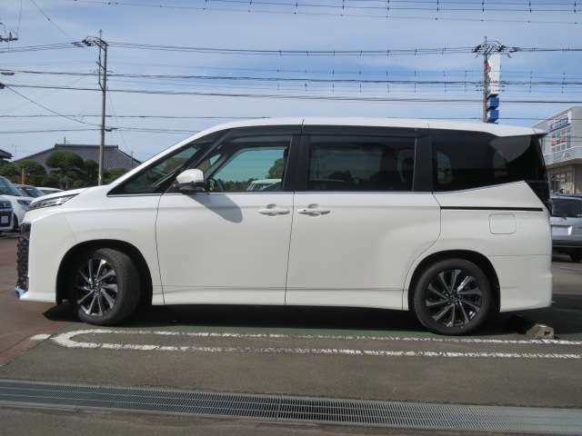 トヨタ ヴォクシー １．８ ハイブリッド Ｓ－Ｚ R6年 (関東) 99