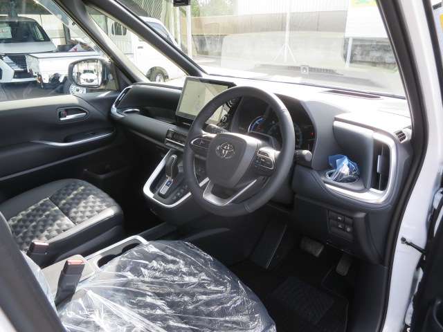 トヨタ ヴォクシー １．８ ハイブリッド Ｓ－Ｚ R6年 (関東) 99