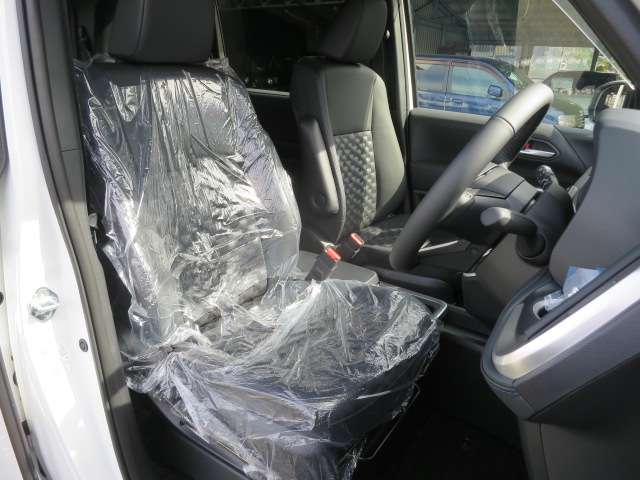 トヨタ ヴォクシー １．８ ハイブリッド Ｓ－Ｚ R6年 (関東) 99