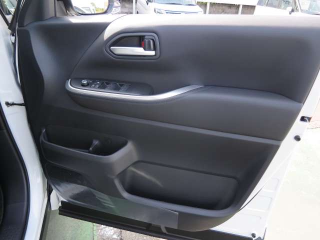 トヨタ ヴォクシー １．８ ハイブリッド Ｓ－Ｚ R6年 (関東) 99