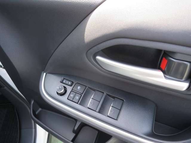 トヨタ ヴォクシー １．８ ハイブリッド Ｓ－Ｚ R6年 (関東) 99